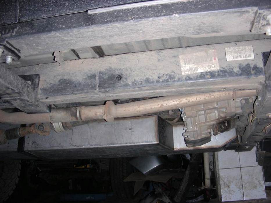 картинка Бак топливный KDT 140л вместо штатного для Toyota Hilux из нержавейки