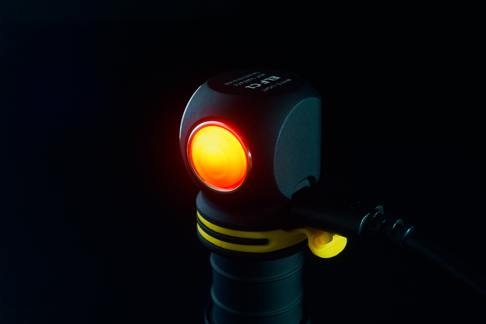 картинка Фонарь Armytek Elf C1 Micro-USB Белый
