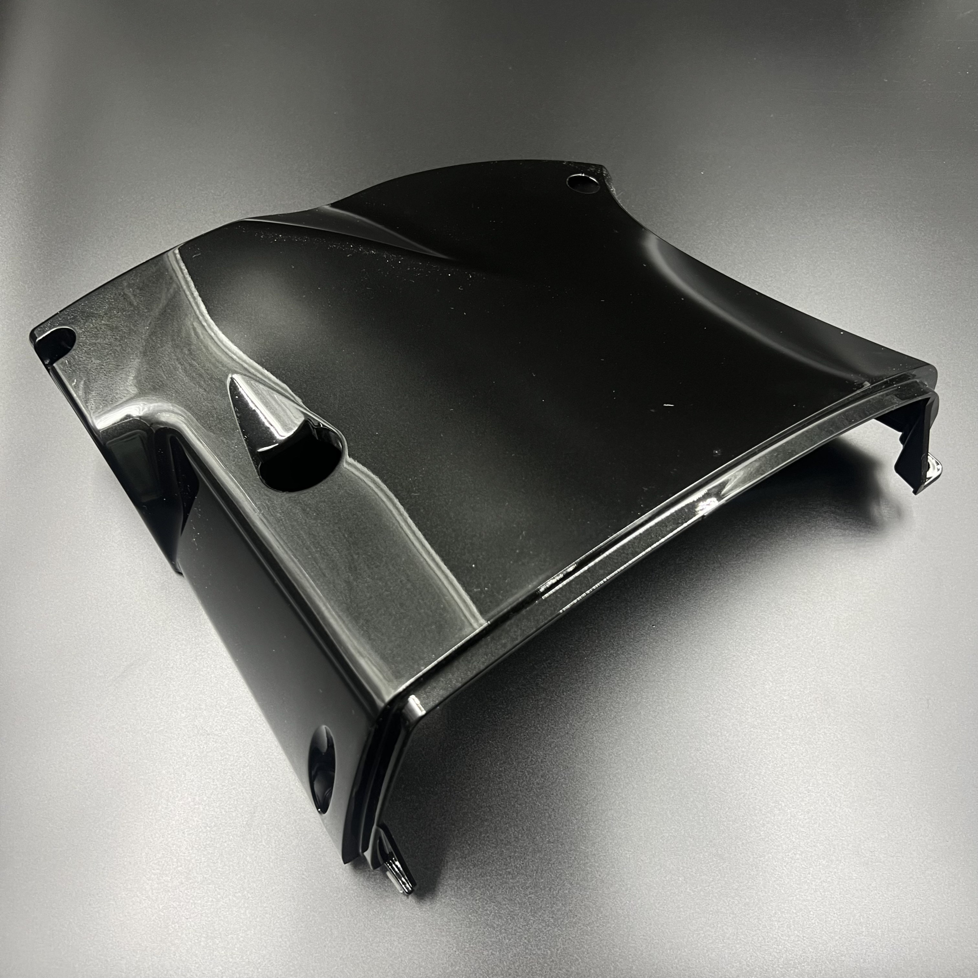 картинка Боковая крышка правая Suzuki DF150-DF200 (L) (61131-96J03-0EP) (Suzuki)