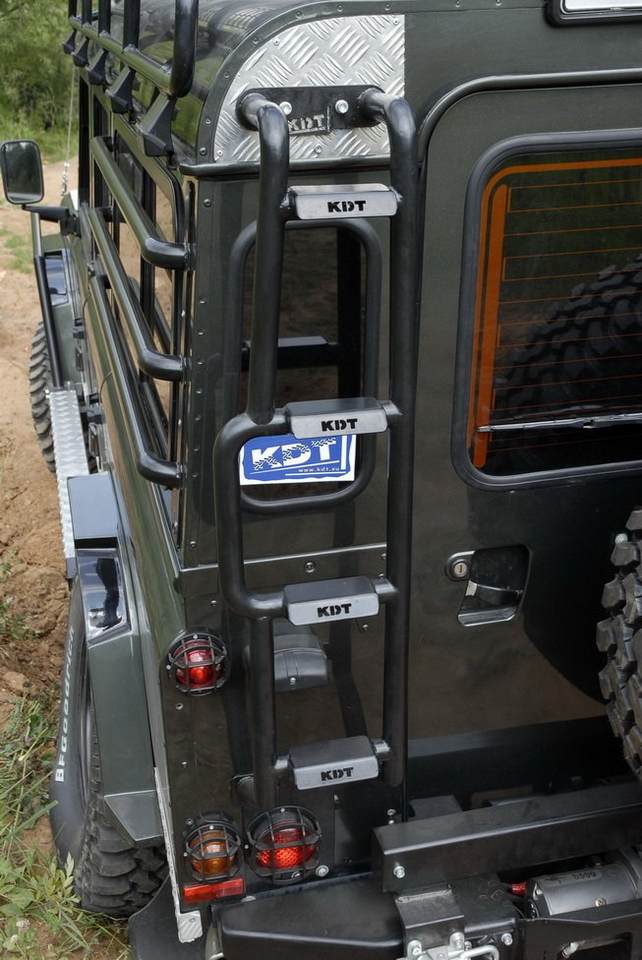 картинка Лестница КDT для Land Rover Defender 110/90