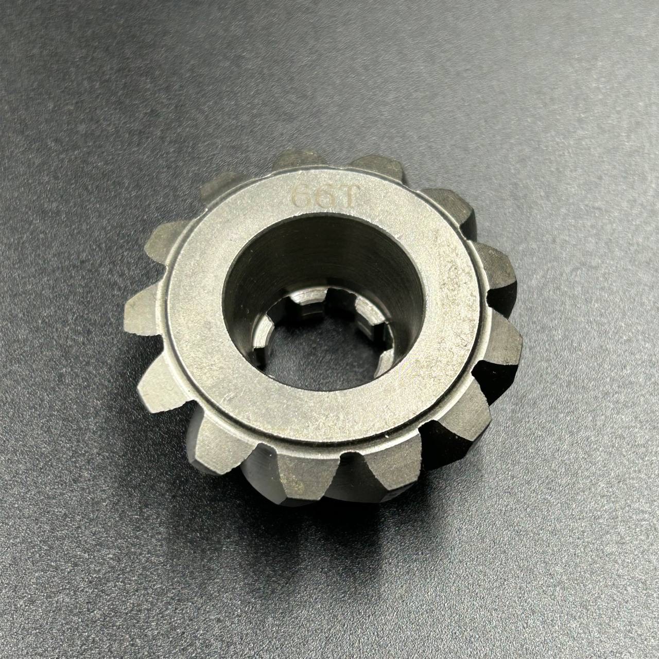 картинка Шестерня вертикального вала (Пиньон) Yamaha 40X, F30-40 (66T-45551-00) (JSP)