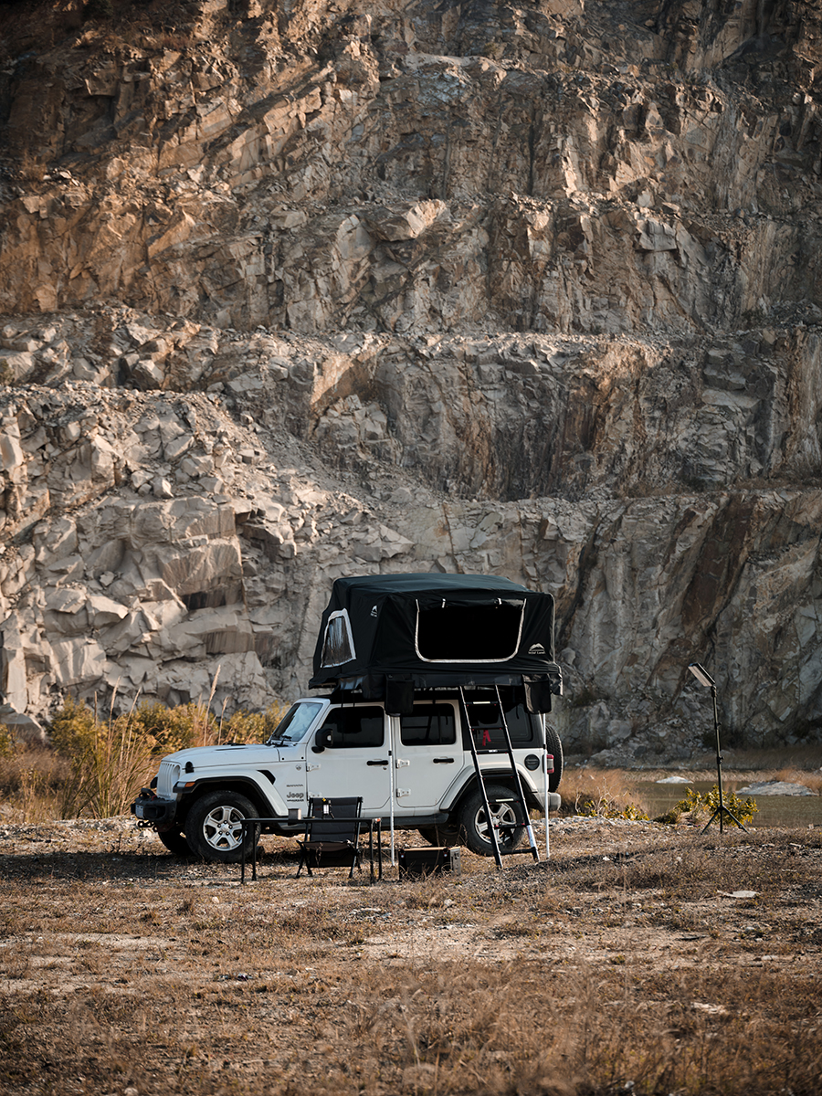 картинка Палатка на крышу автомобиля Wild Land Voyager 250 Pro