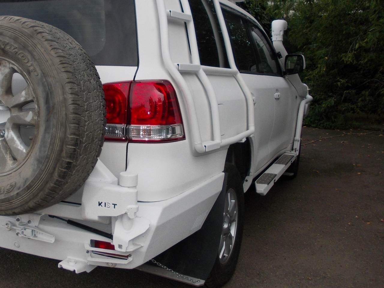 картинка Пороги силовые Toyota Land Cruiser 200 алюминиевые