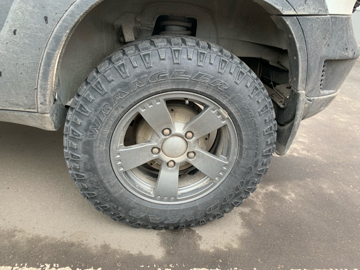 картинка Шина BFGoodrich KM2 225/75 R16 110Q LT MT
