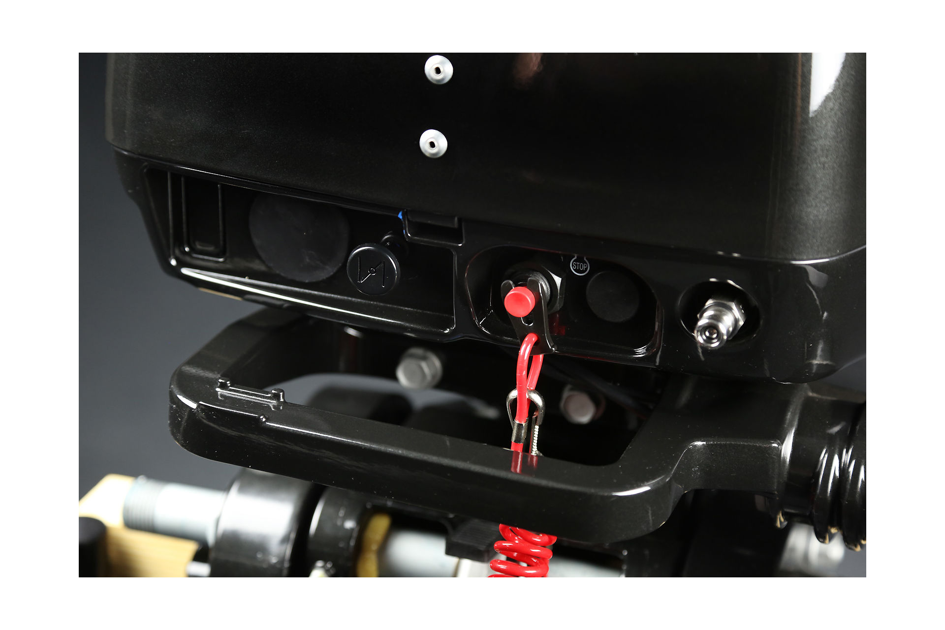 картинка Мотор лодочный Suzuki DT40WS