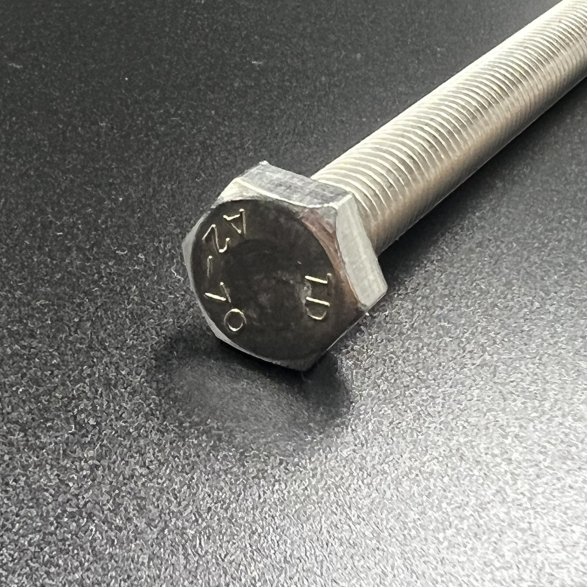 картинка Болт струбцины Tohatsu 2.5-9.8 (8x122) (YUELANG)