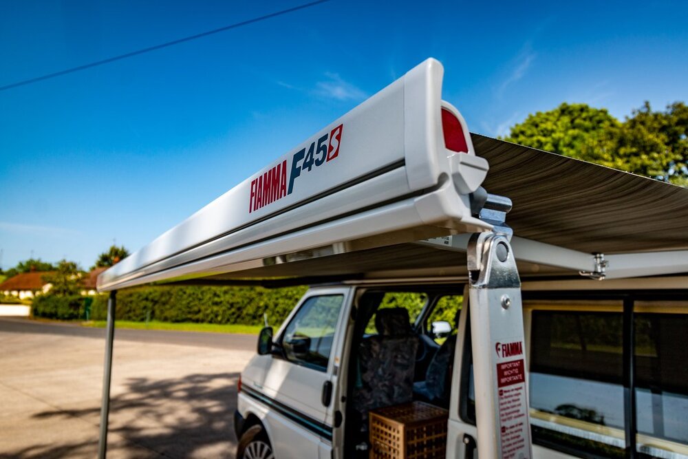 картинка Маркиза Fiamma F45s 3.75м, настенная, корпус белый, полотно серое