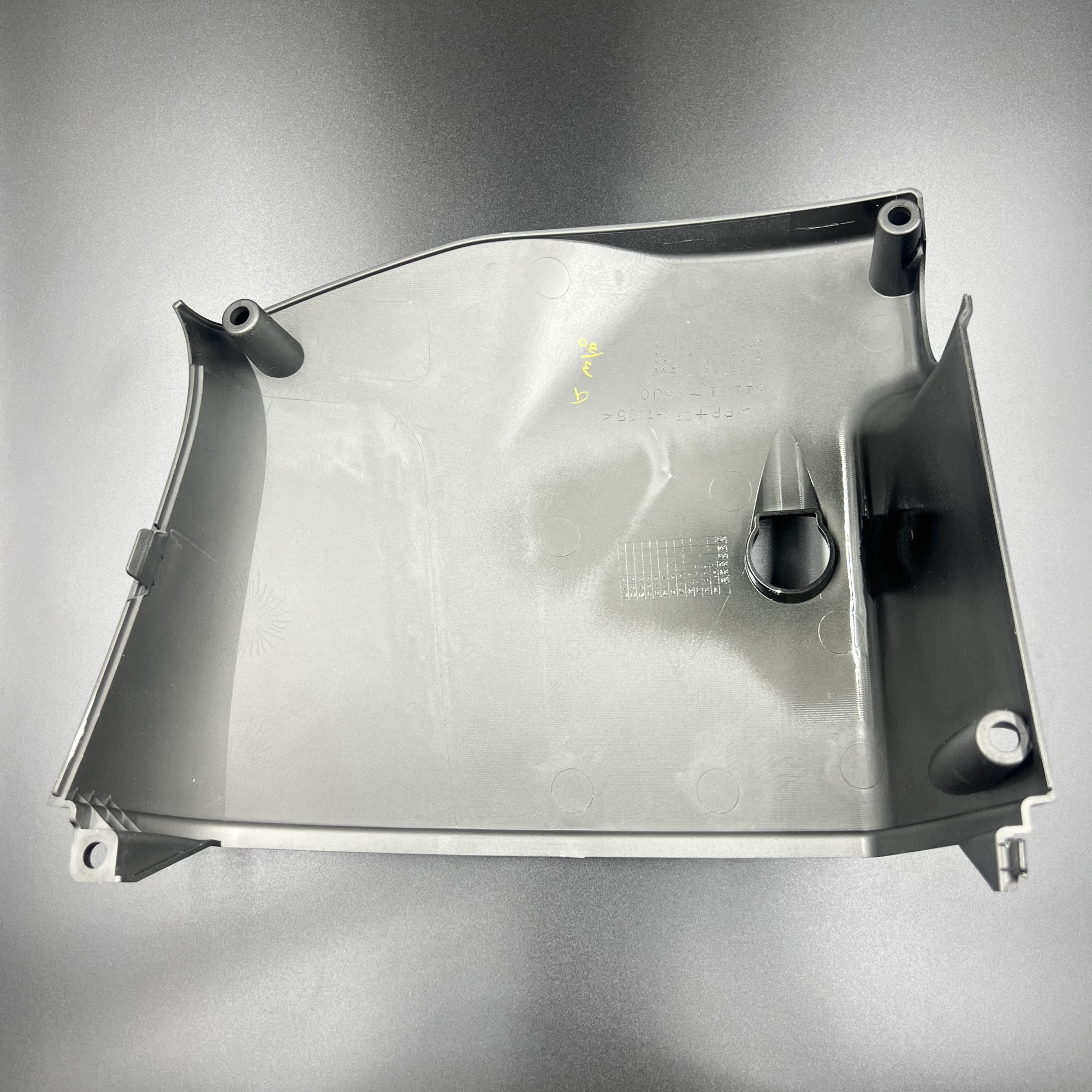 картинка Боковая крышка правая Suzuki DF150-DF200 (L) (61131-96J03-0EP) (Suzuki)