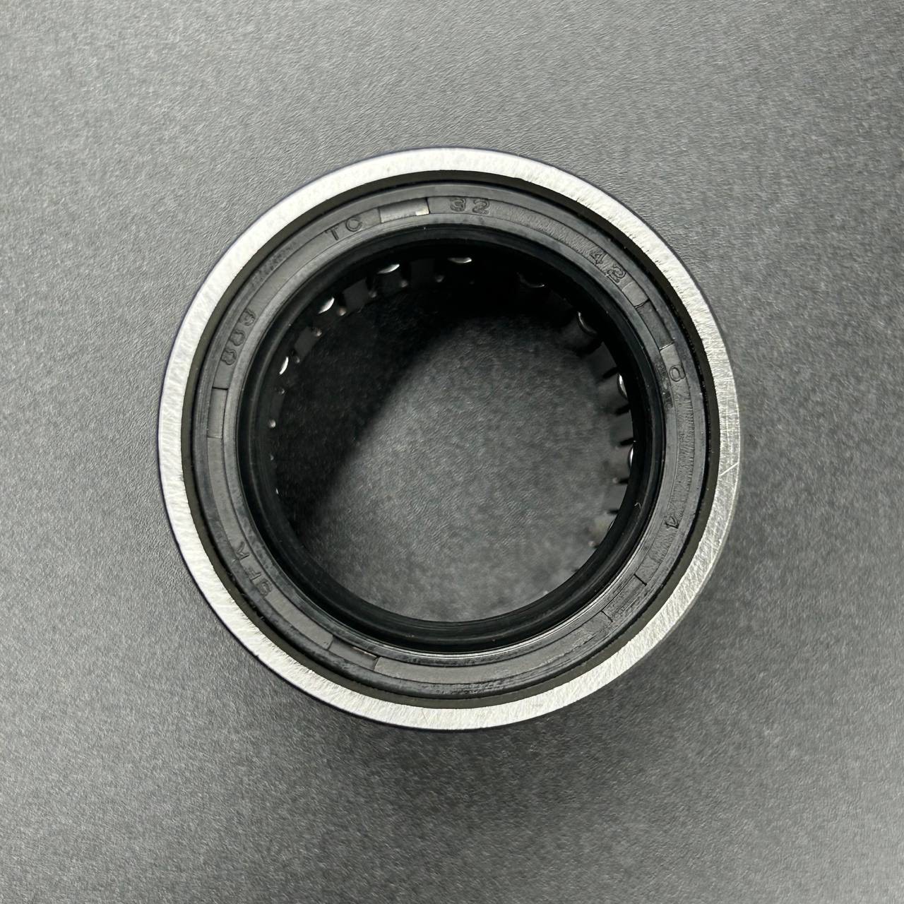 картинка Подшипник роликовый Tohatsu 40-50 (32x47x38.4) (93311-632U1) (Omax)