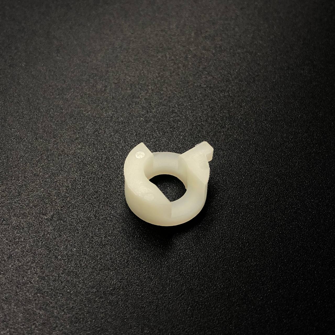 картинка Втулка крепления трубки охлаждения Tohatsu 9.9-18 (Tohatsu)