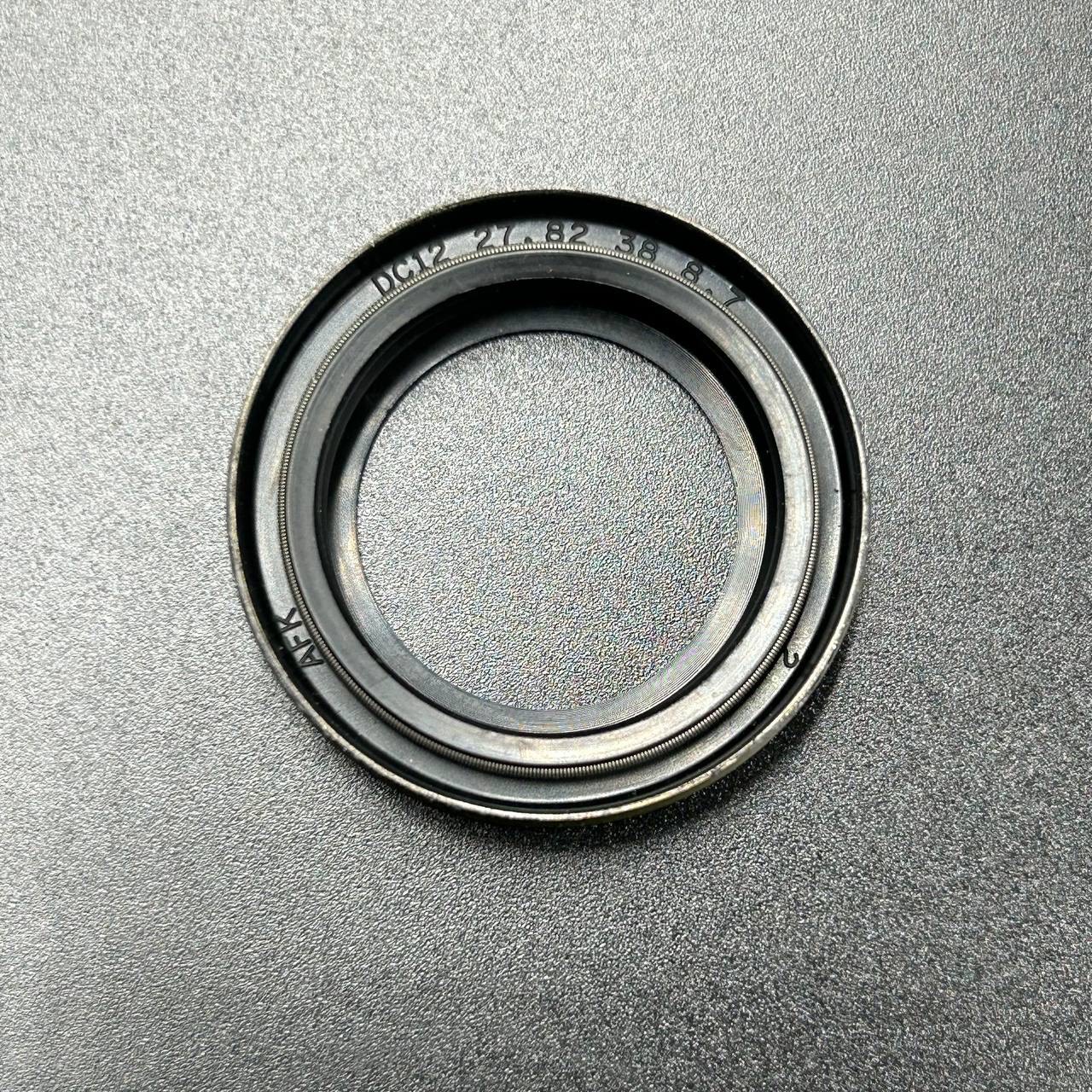 картинка Сальники гребного вала 853807+853808 Volvo Penta DP (Kacawa)