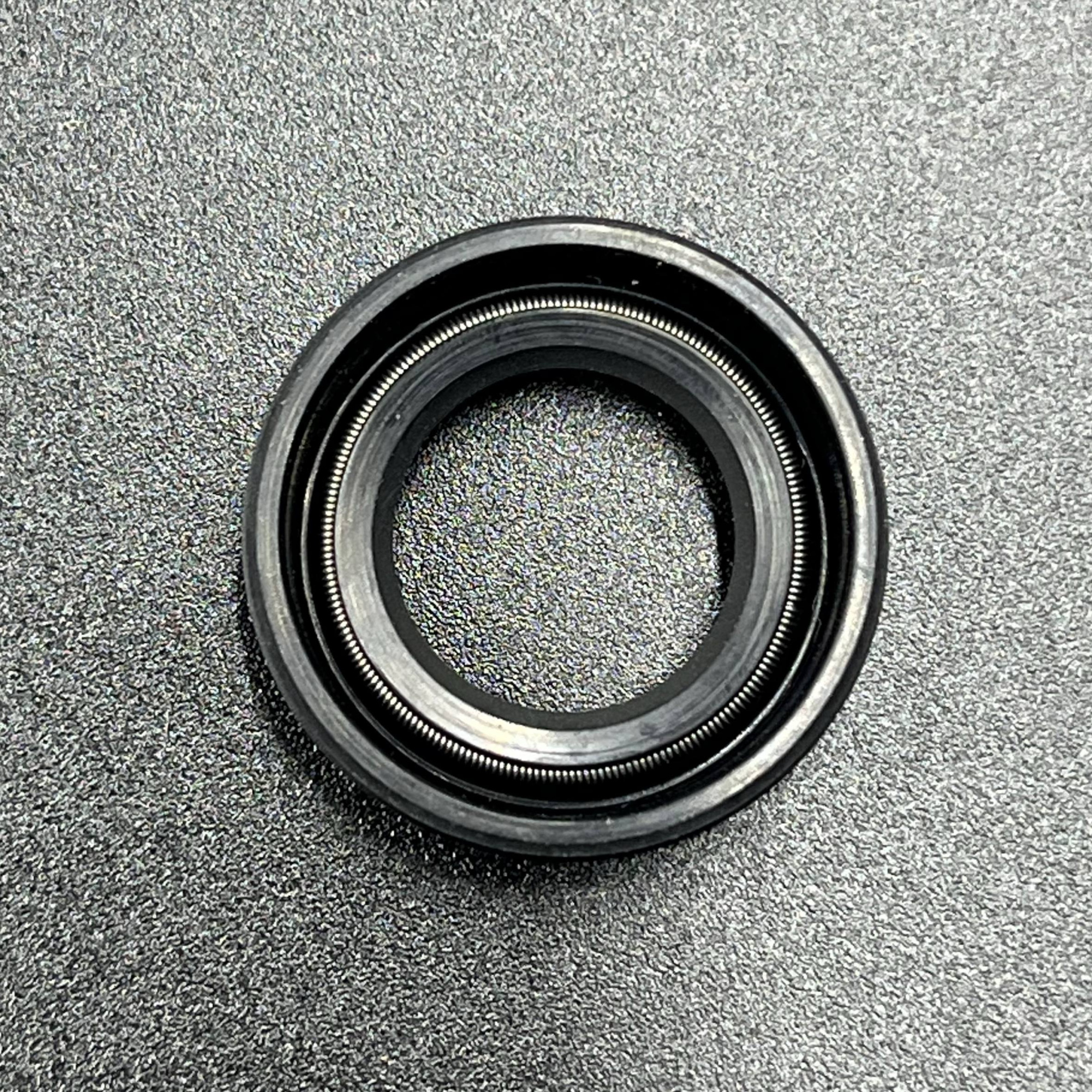 картинка Сальник Suzuki (09282-15009) (14.7x25x6.5) (PREMARINE)