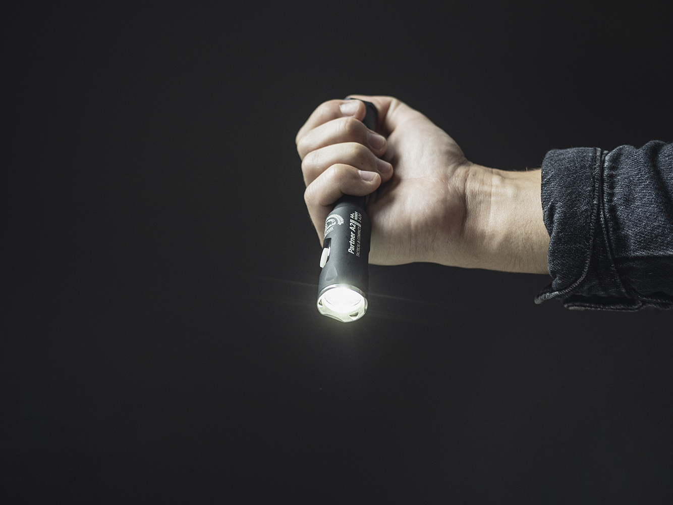 картинка Фонарь ARMYTEK Partner A2 Pro XP-L БЕЛЫЙ