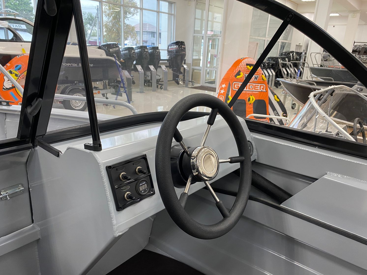 картинка Моторная лодка, Неман 450 DC NEW, серый/черн