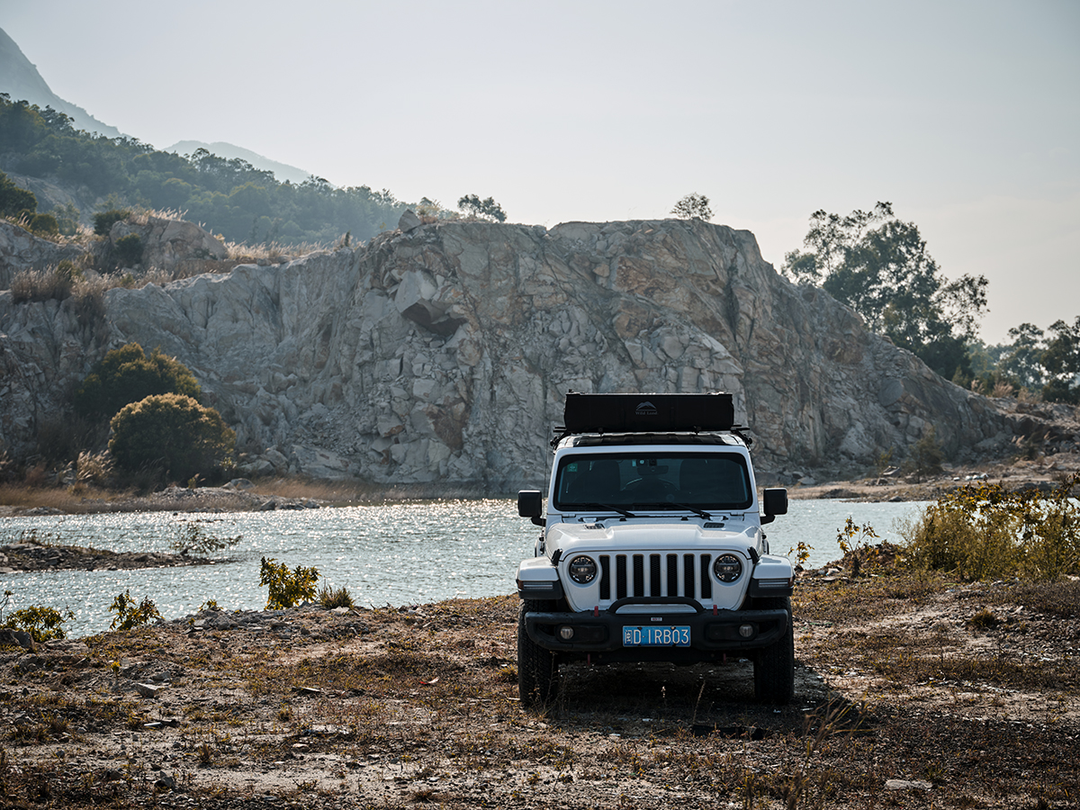 картинка Палатка на крышу автомобиля Wild Land Voyager 160 Pro