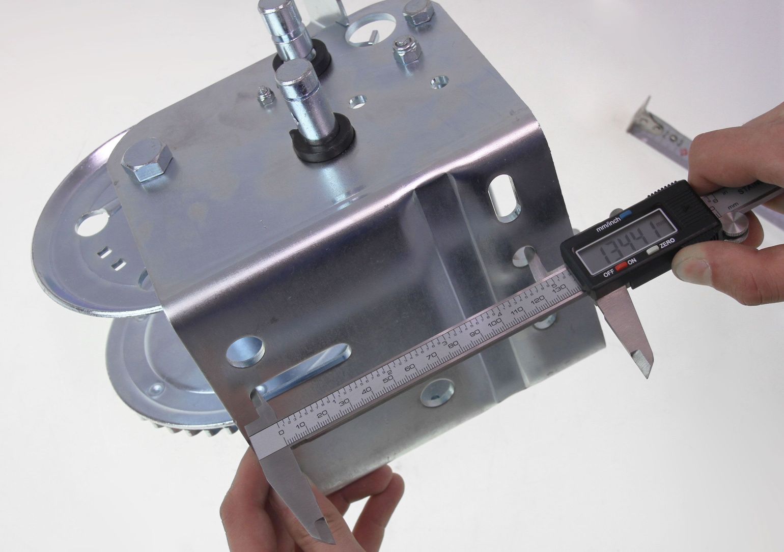 картинка Лебедка для прицепа 2000 lbs (907 кг)