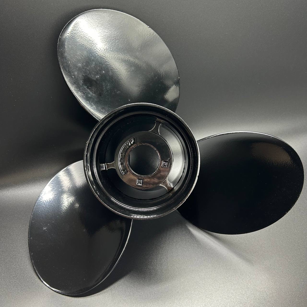 Гребной винт Mercury Black Max (15х17R)
