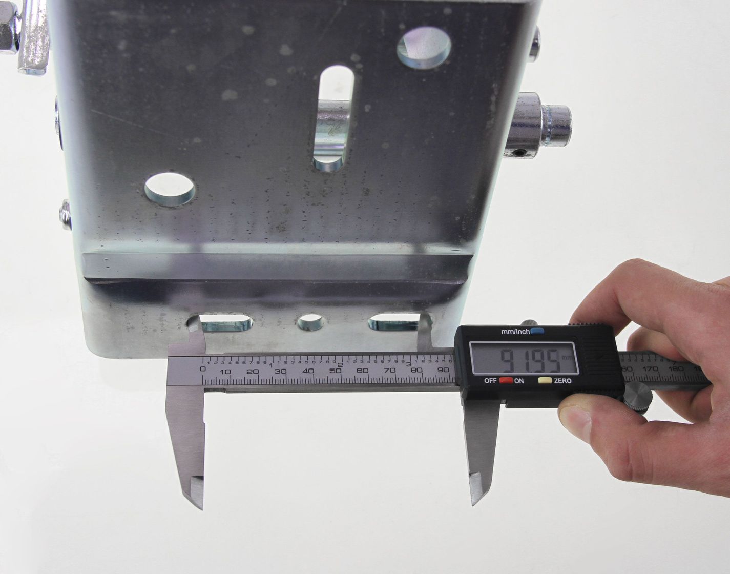 картинка Лебедка для прицепа 2500 lbs (1100 кг)