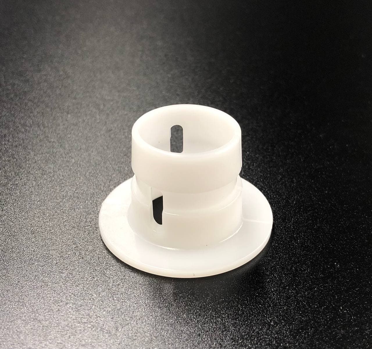 картинка Втулка струбцины пластиковая Tohatsu 9,9-30, M40C, MFS25-30 (Omax)