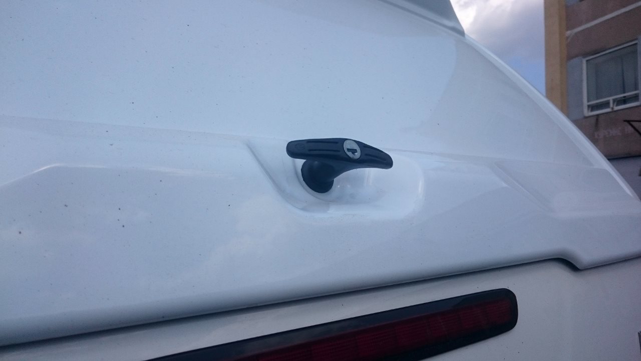 картинка Крыша (кунг) кузова для Toyota Hilux (двойная кабина)(08.2015-) (белая) (1 дверь) Cargo АВС-Дизайн ABC.TOHIL.BR.04W