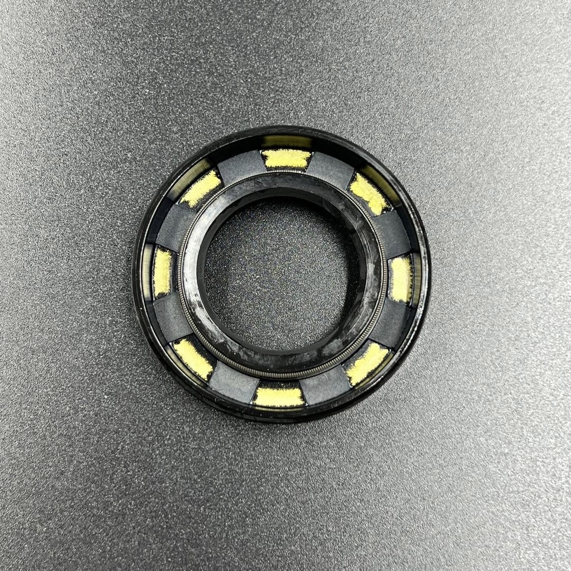картинка Сальник Tohatsu (350-00121-0; 26-803667) (25x45x8) (Omax)