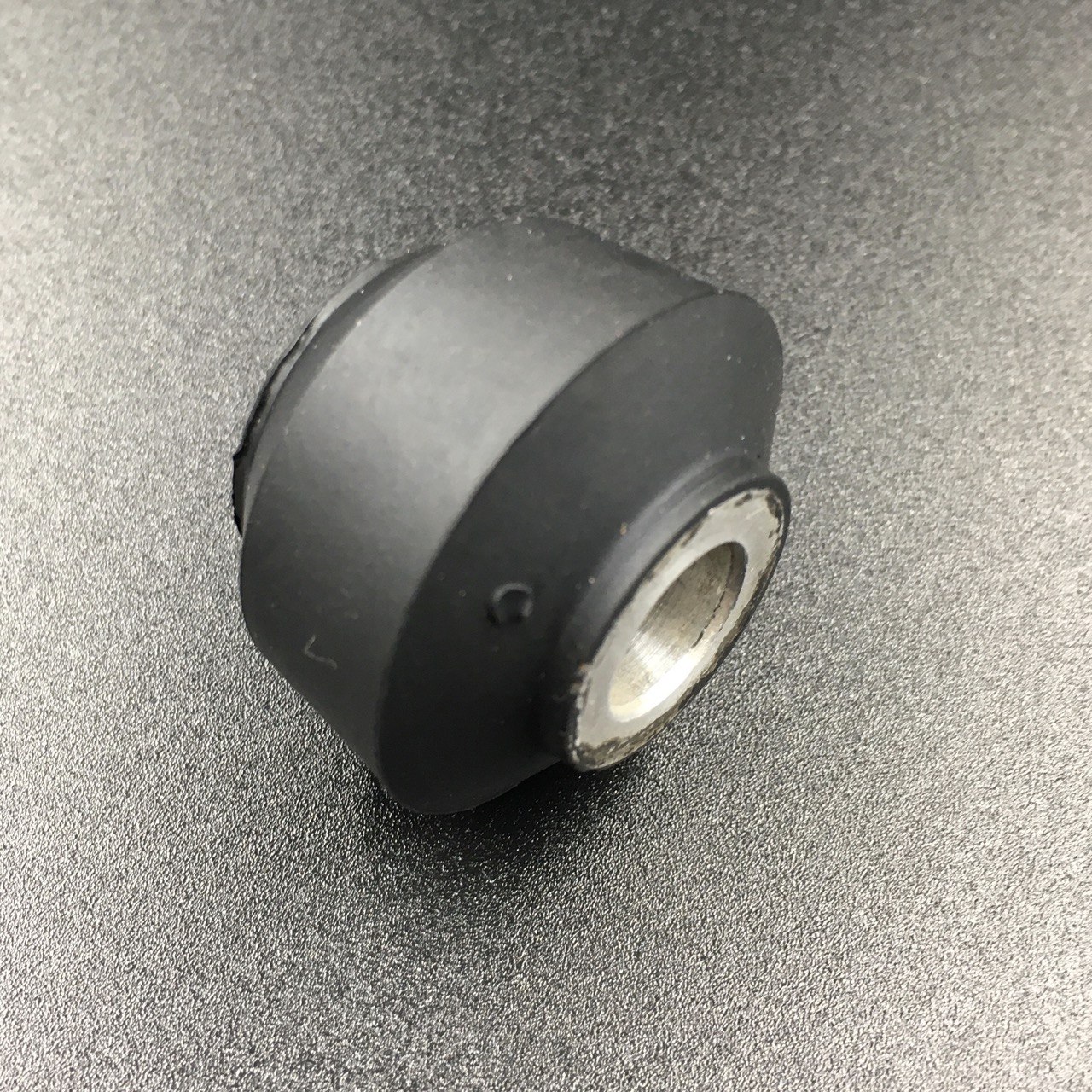 картинка Демпфер опорный резиновый Tohatsu 9.9-18 (Верхний) (PREMARINE)