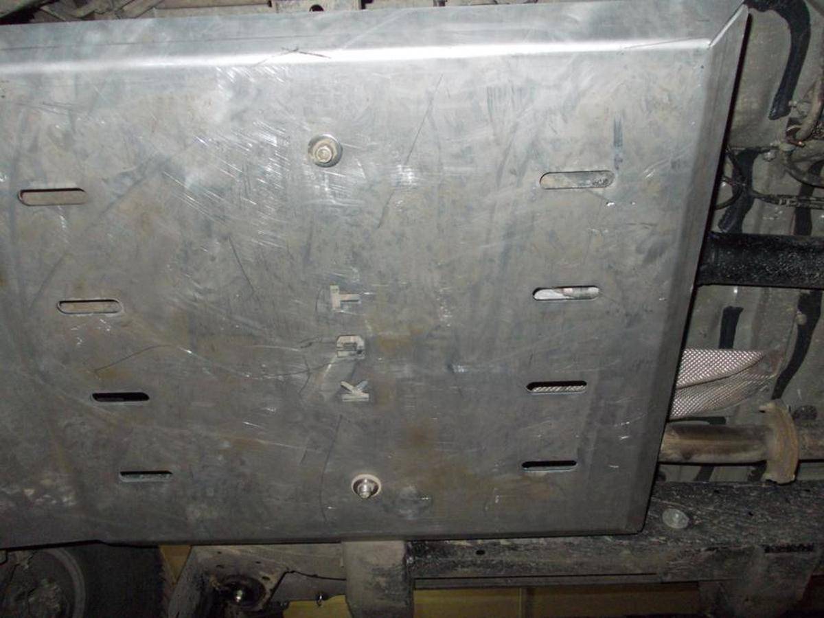 картинка Защита днища KDT задняя Toyota Hilux