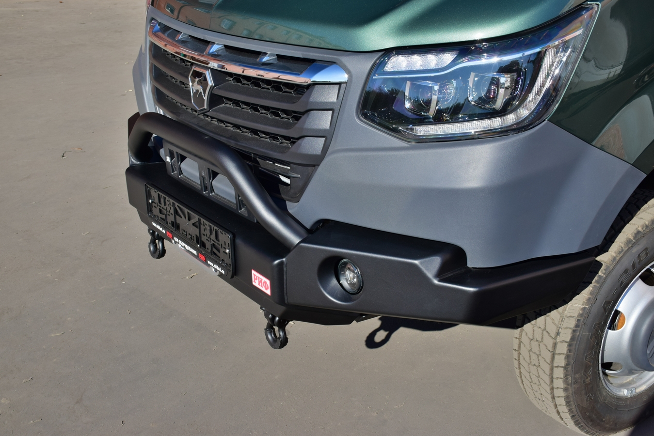 картинка Бампер силовой передний ГАЗ Соболь NN штатные фары, с дугой, стандарт