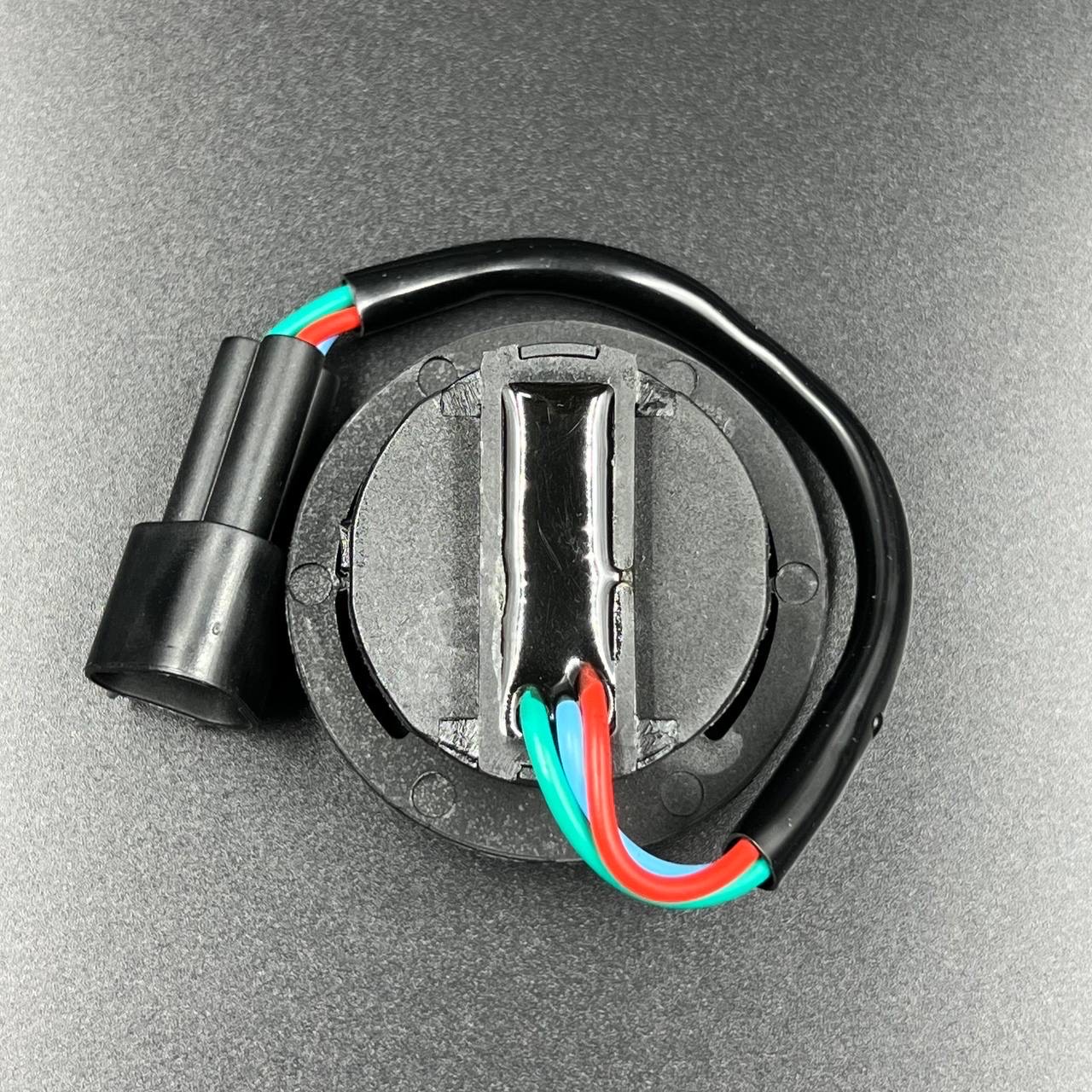 картинка Кнопка гидроподъема в поддон Yamaha 200-250 (Omax)