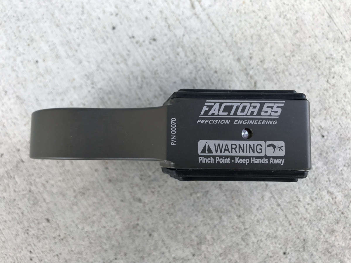Шакл-крюк Factor 55 FLATLINK XTV красный