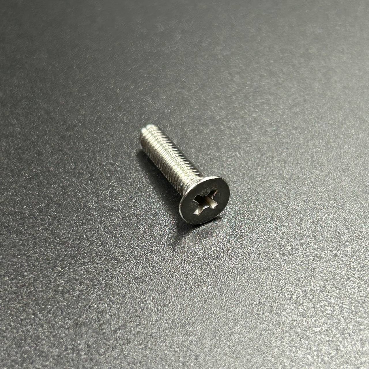 картинка Винт ручки румпеля Yamaha (YUELANG)