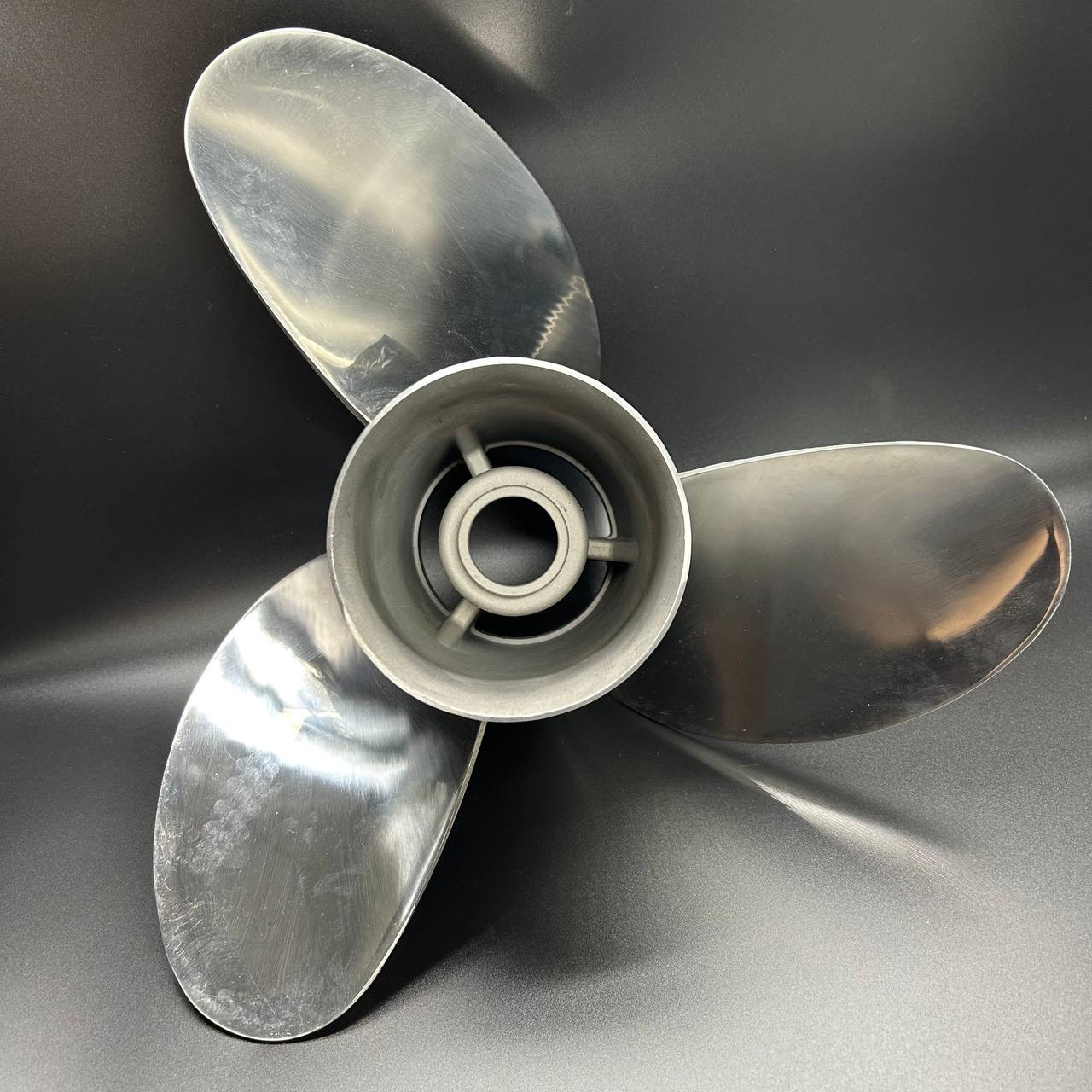 картинка Гребной винт Mercury 150-300, ALPHA, BRAVO I (3x16x21) (8M0040402) (Сталь)