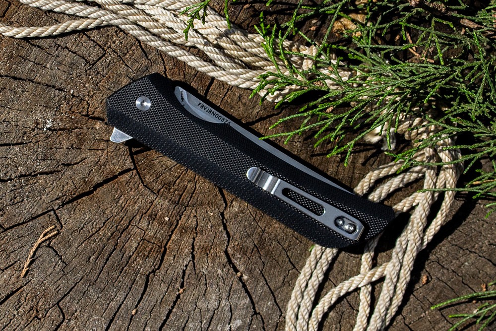 картинка Нож Ruike Hussar P121 черный