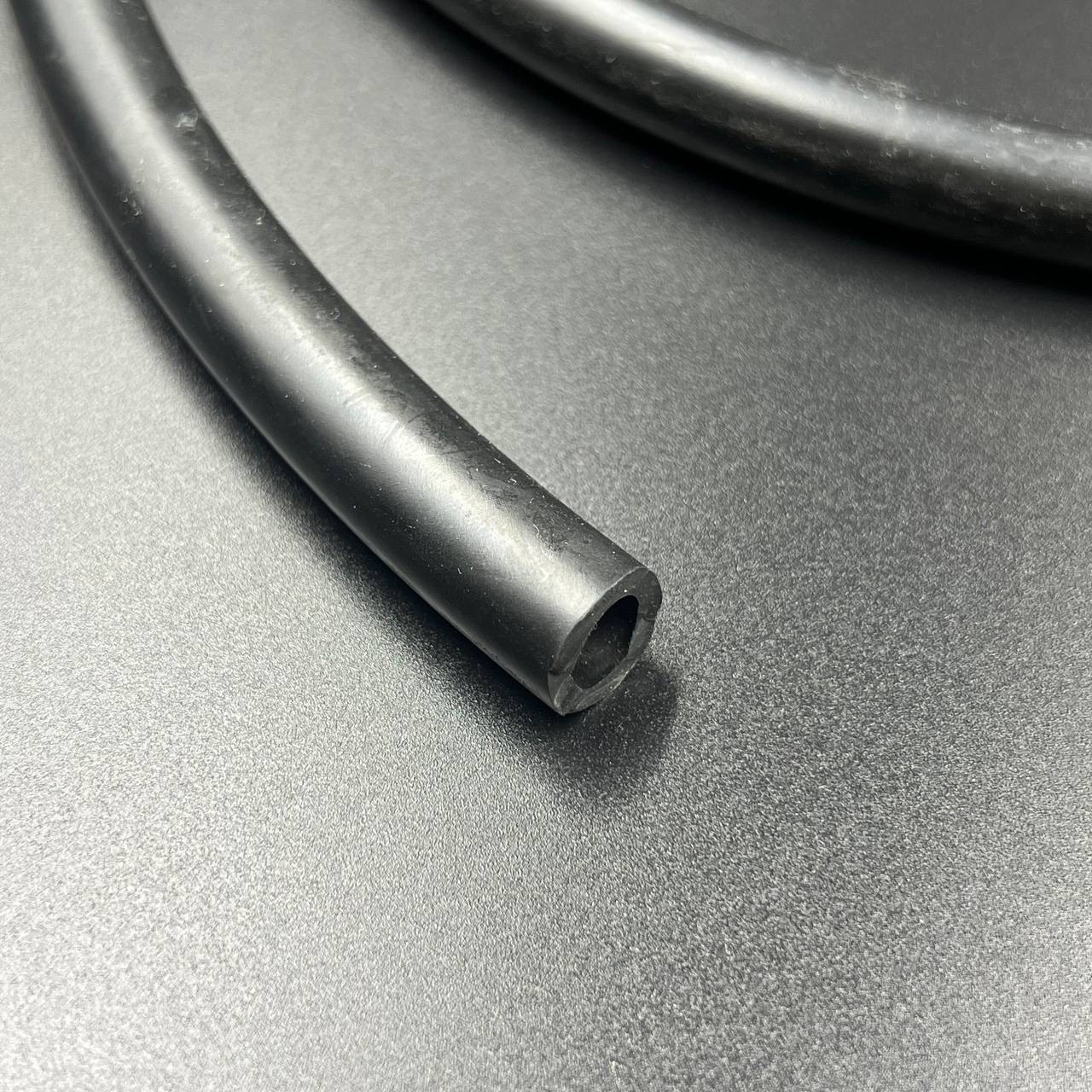 картинка Шланг топливный (внутр. 10mm, внешн. 15mm) (1метр) (Premarine)