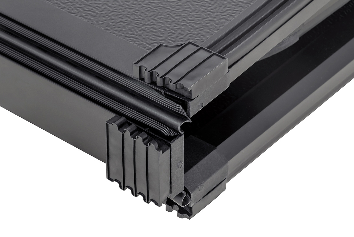 картинка Крышка кузова Volkswagen Amarok 2023+, трёхсекционная, алюминиевая, черная РИФ