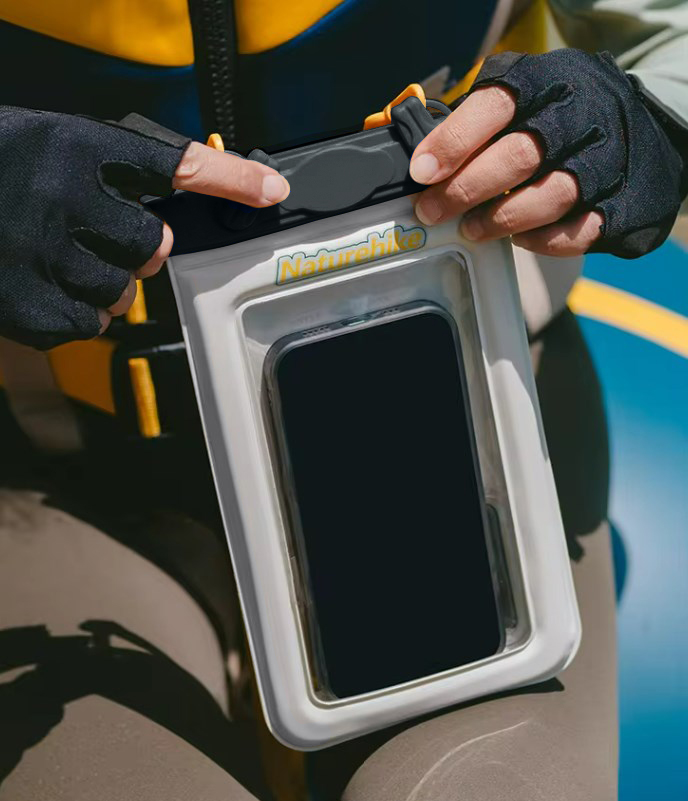 картинка Гермочехол Naturehike плоский для телефона 23х13,5 см., бело-зеленый