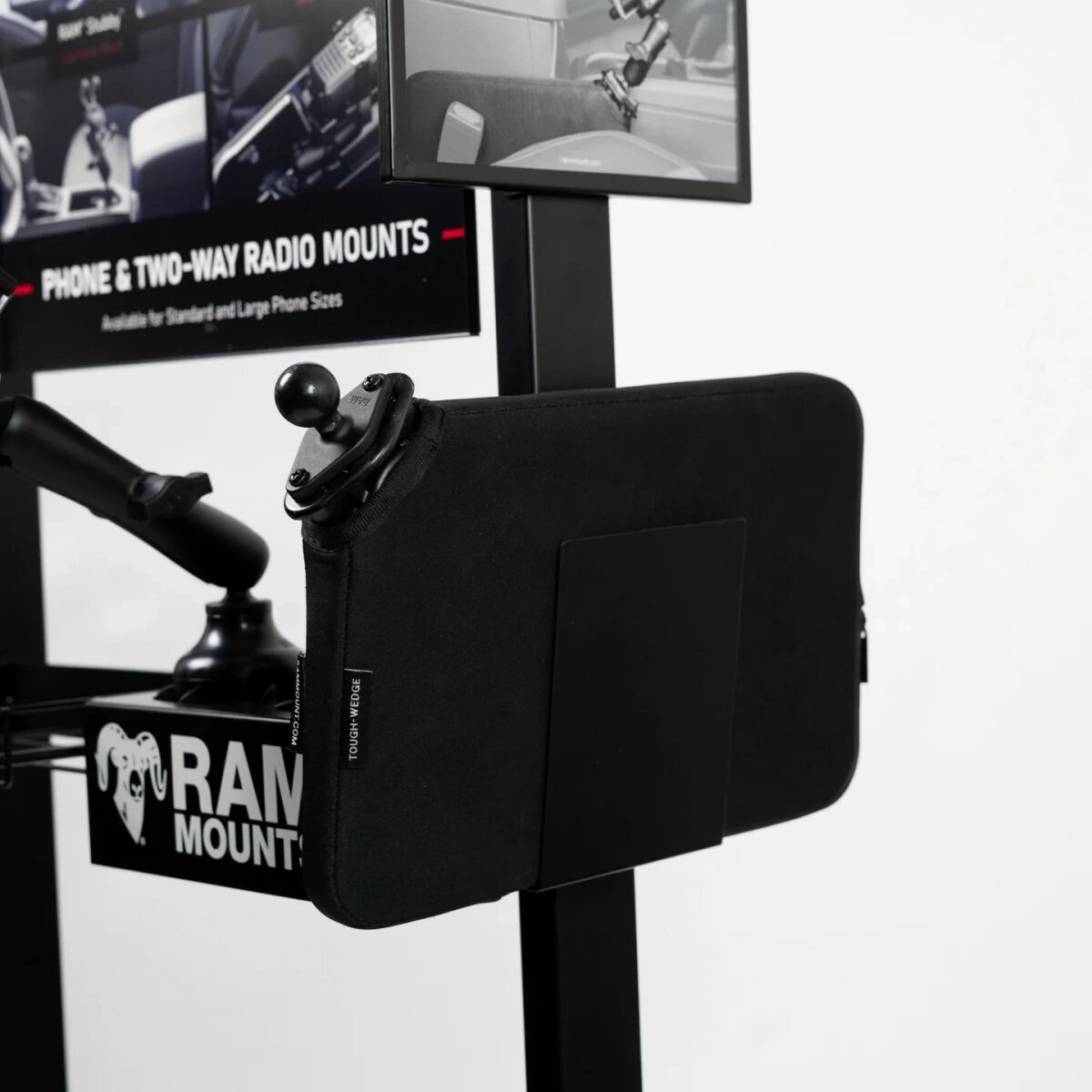 Напольная стойка RAM® с корзинами RAM-DISPLAY-MODULAR1-GENERIC