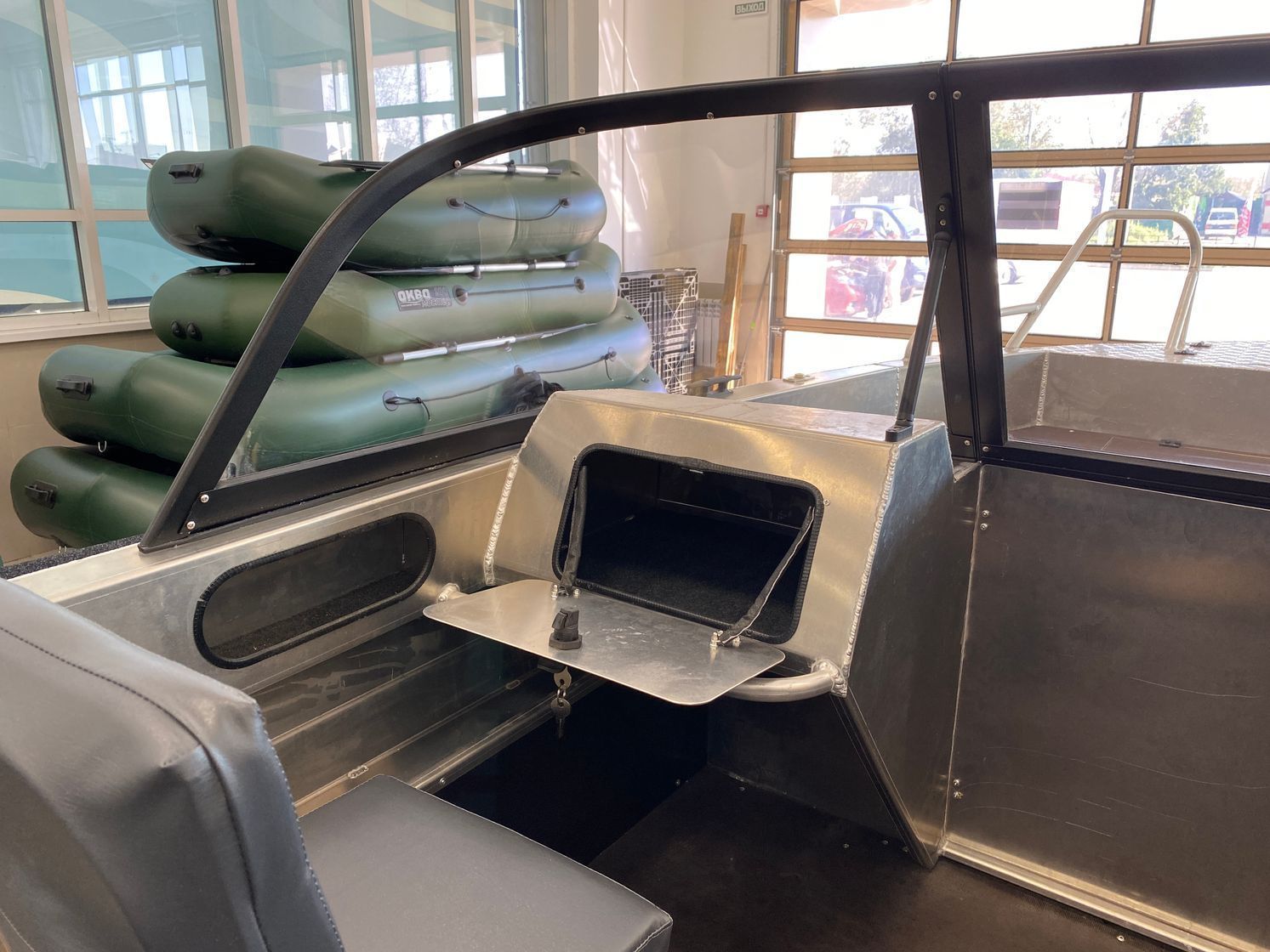 картинка Моторная лодка, Тактика 460, серый с Suzuki DF50ATL