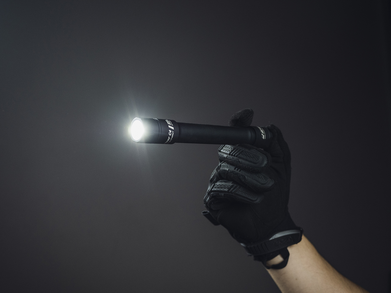 картинка Фонарь ARMYTEK Partner C4 XP-L БЕЛЫЙ