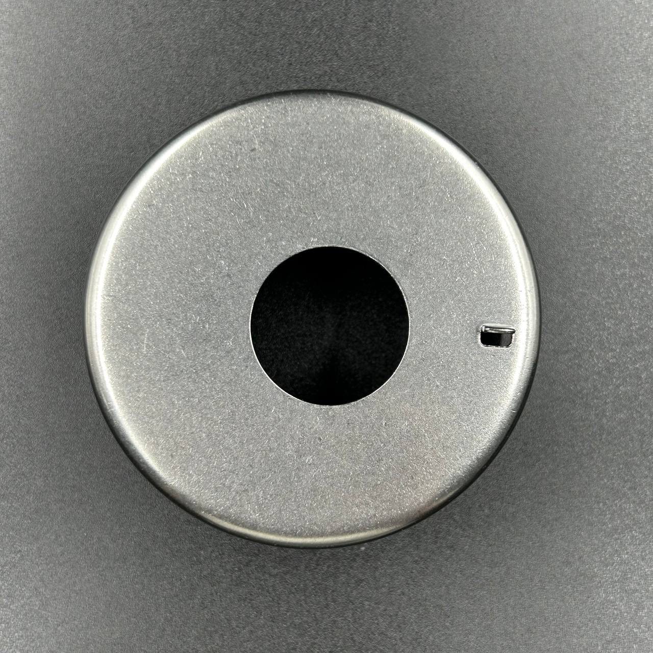 картинка Стакан помпы охлаждения Suzuki DF90-140, DF100-140(A) (WUHU)