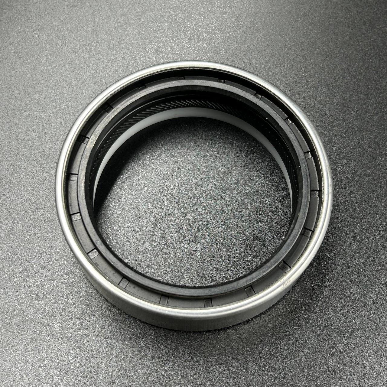 картинка Сальник гребного вала Mercruiser (861694) (Quicksilver)