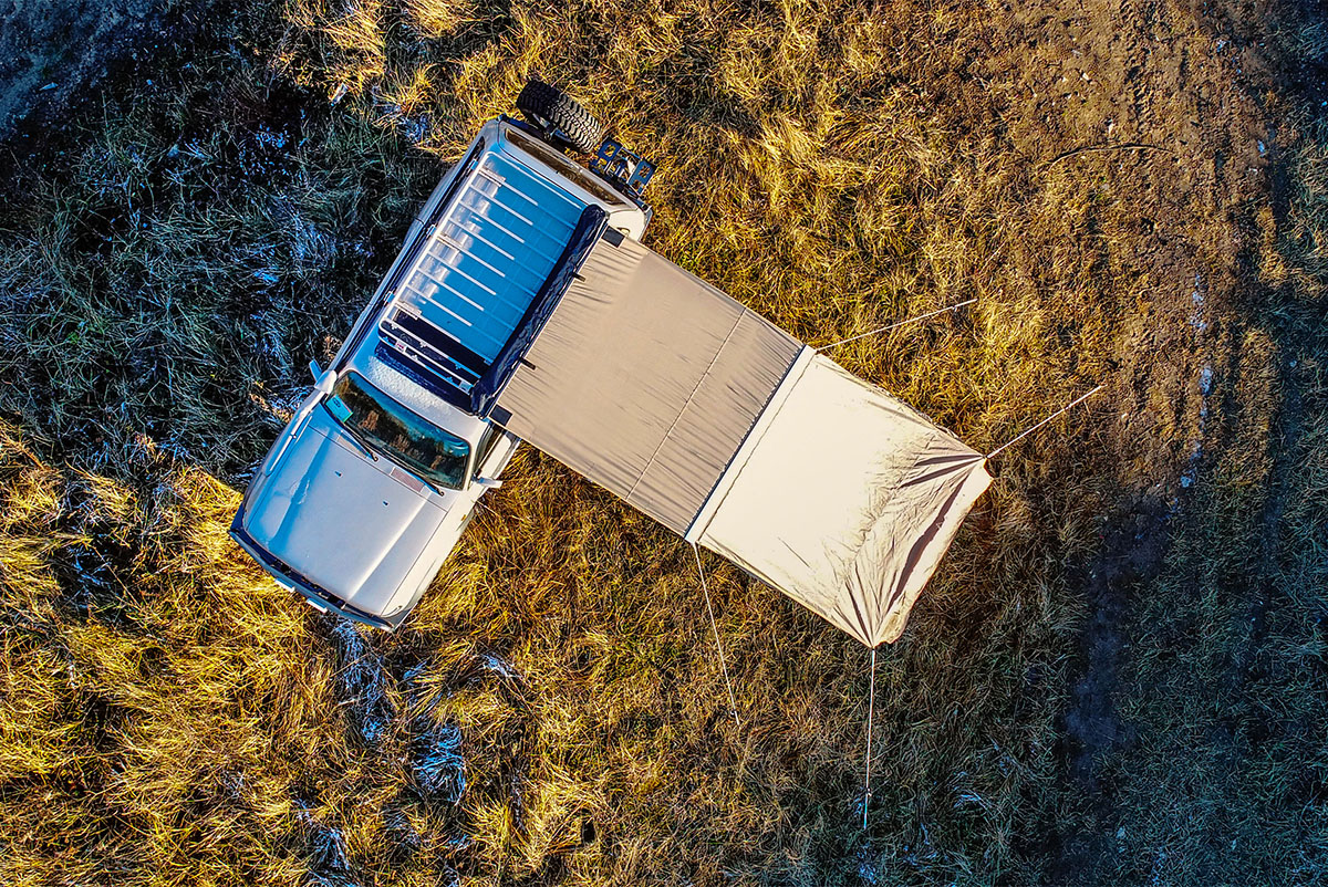 картинка Палатка с автомобильным тентом-маркизой, солнцезащитная РИФ  2х2 м 