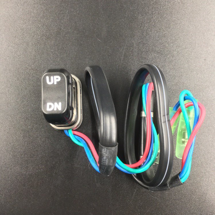 картинка Кнопка гидроподъема пульта д/у Yamaha 703 (Omax)