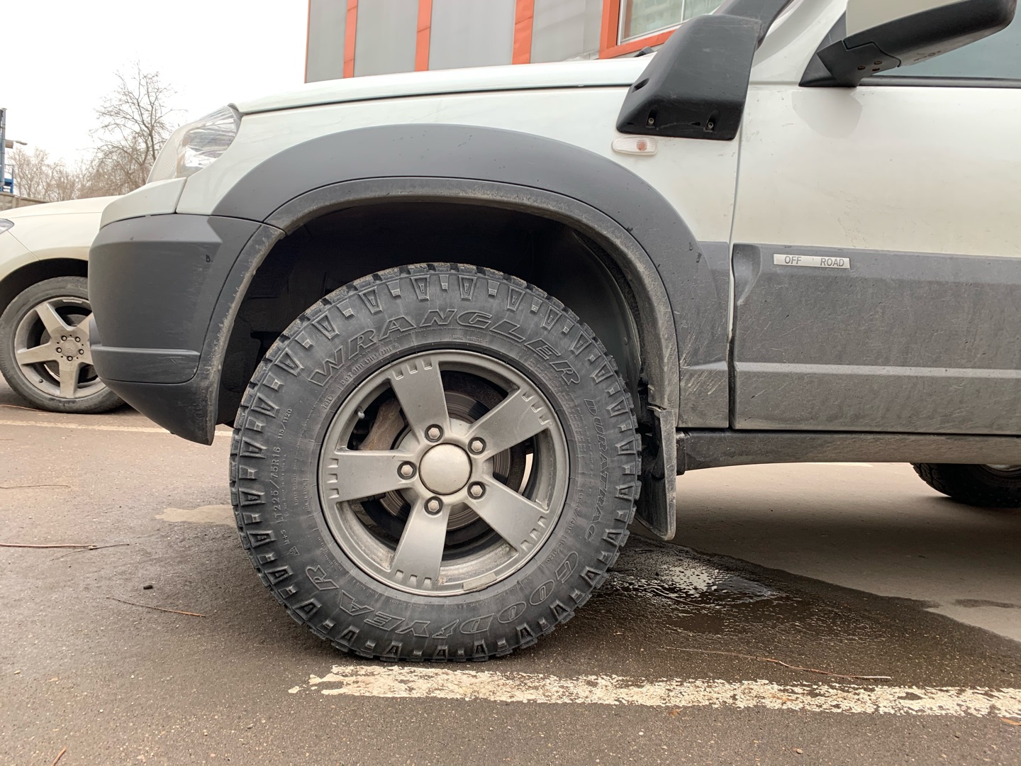 картинка Шина BFGoodrich KM2 225/75 R16 110Q LT MT