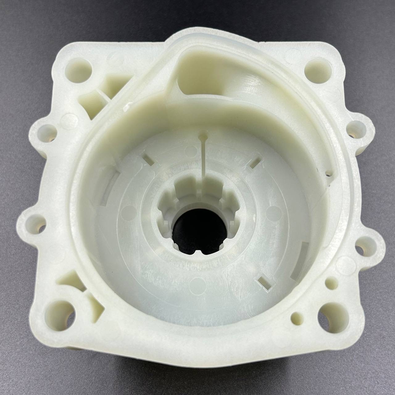 картинка Корпус помпы охлаждения Yamaha 115-250 (Omax)