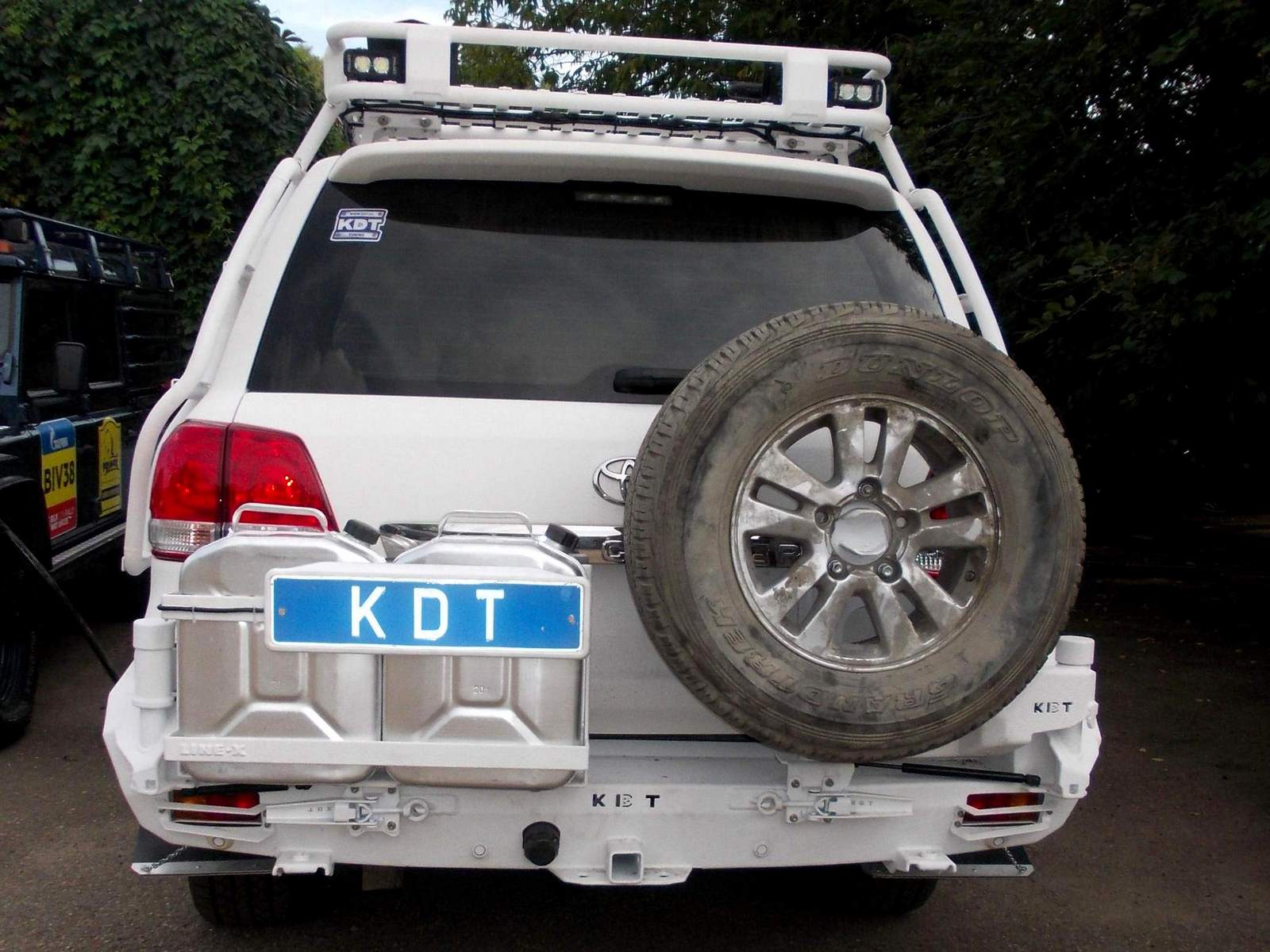 картинка Калитка крепления запасного колеса Toyota Land Cruiser 200