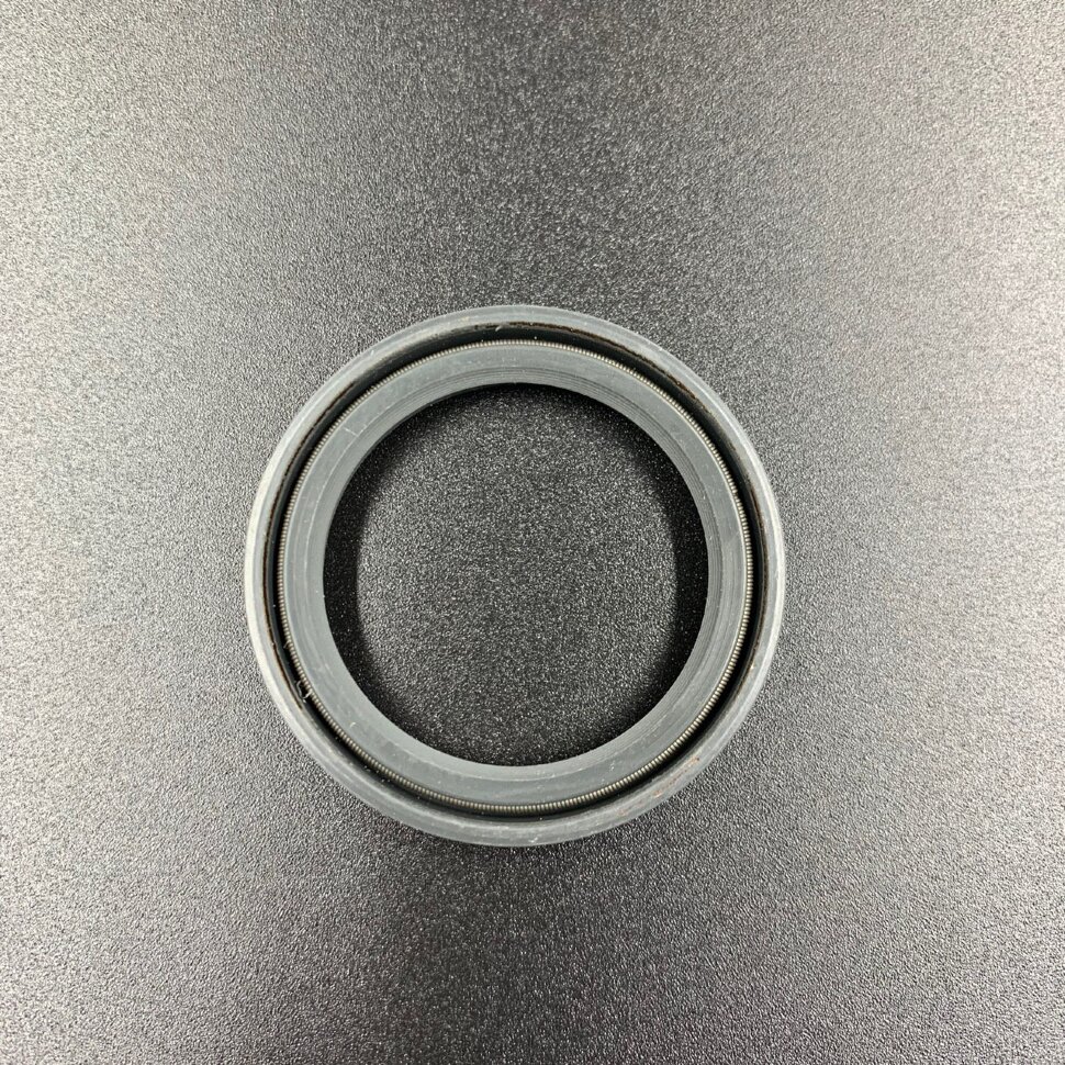 картинка Сальник Yamaha (93102-32M07; 93102-32136) (32x42x6) (Omax)