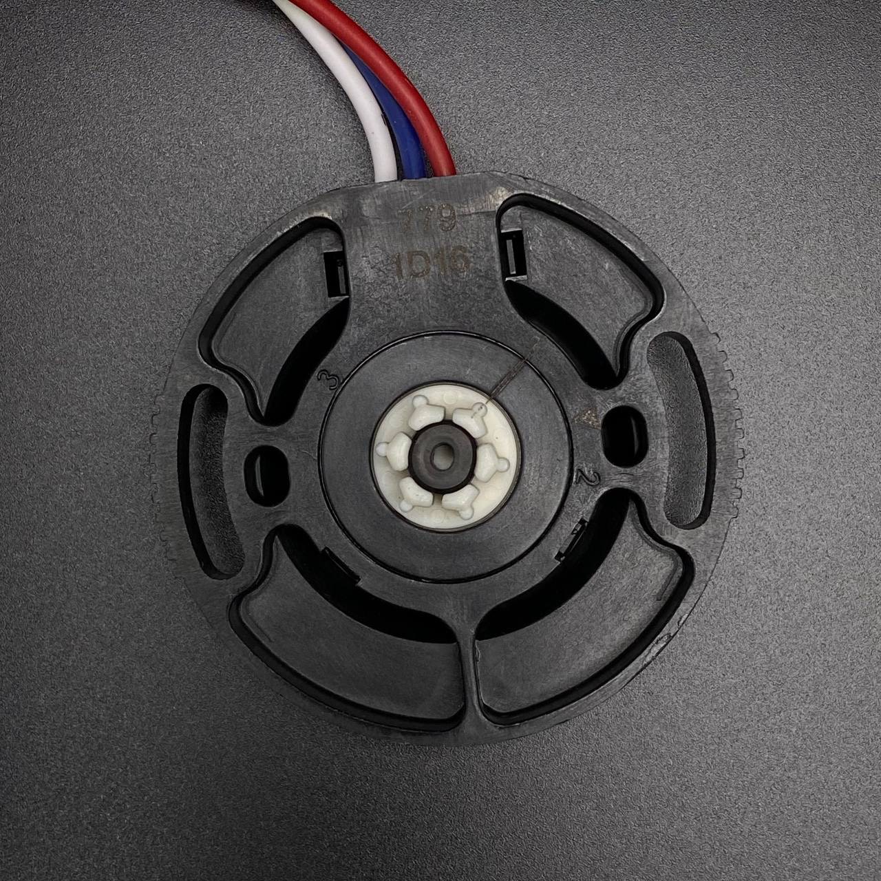 картинка Датчик угла откидывания колонки цифровой SENDER ASSY-TRIM (Quicksilver)