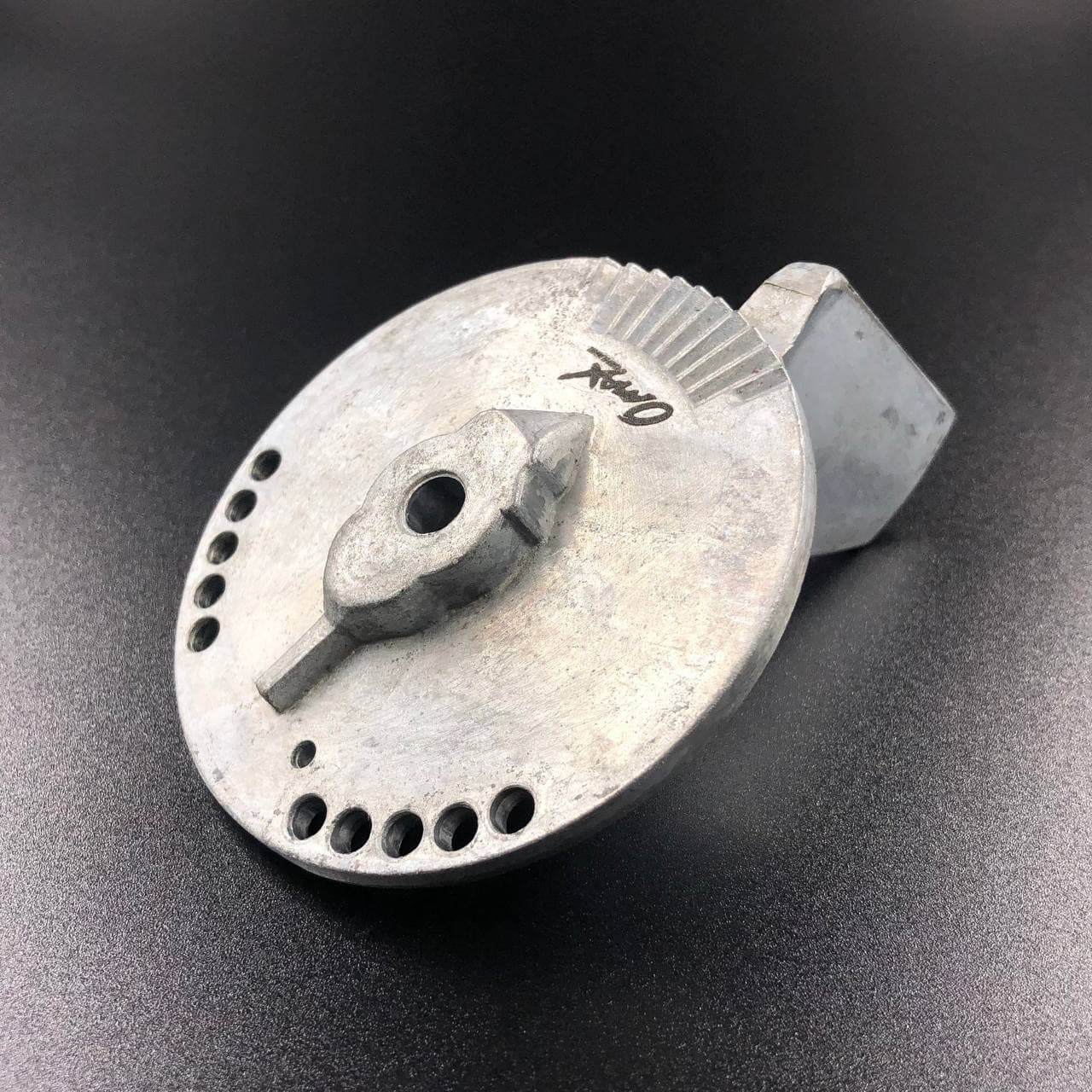 картинка Анод редуктора Suzuki DF60-140, DF40-140(A) (Алюминиевый) (Omax)