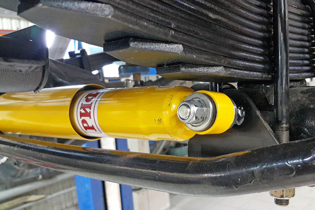 картинка Демпфер рулевой РИФ с кронштейнами для УАЗ Буханка